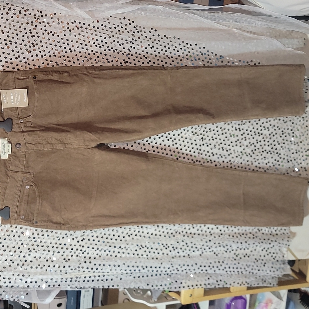 *NWT* Medium brown corduroys